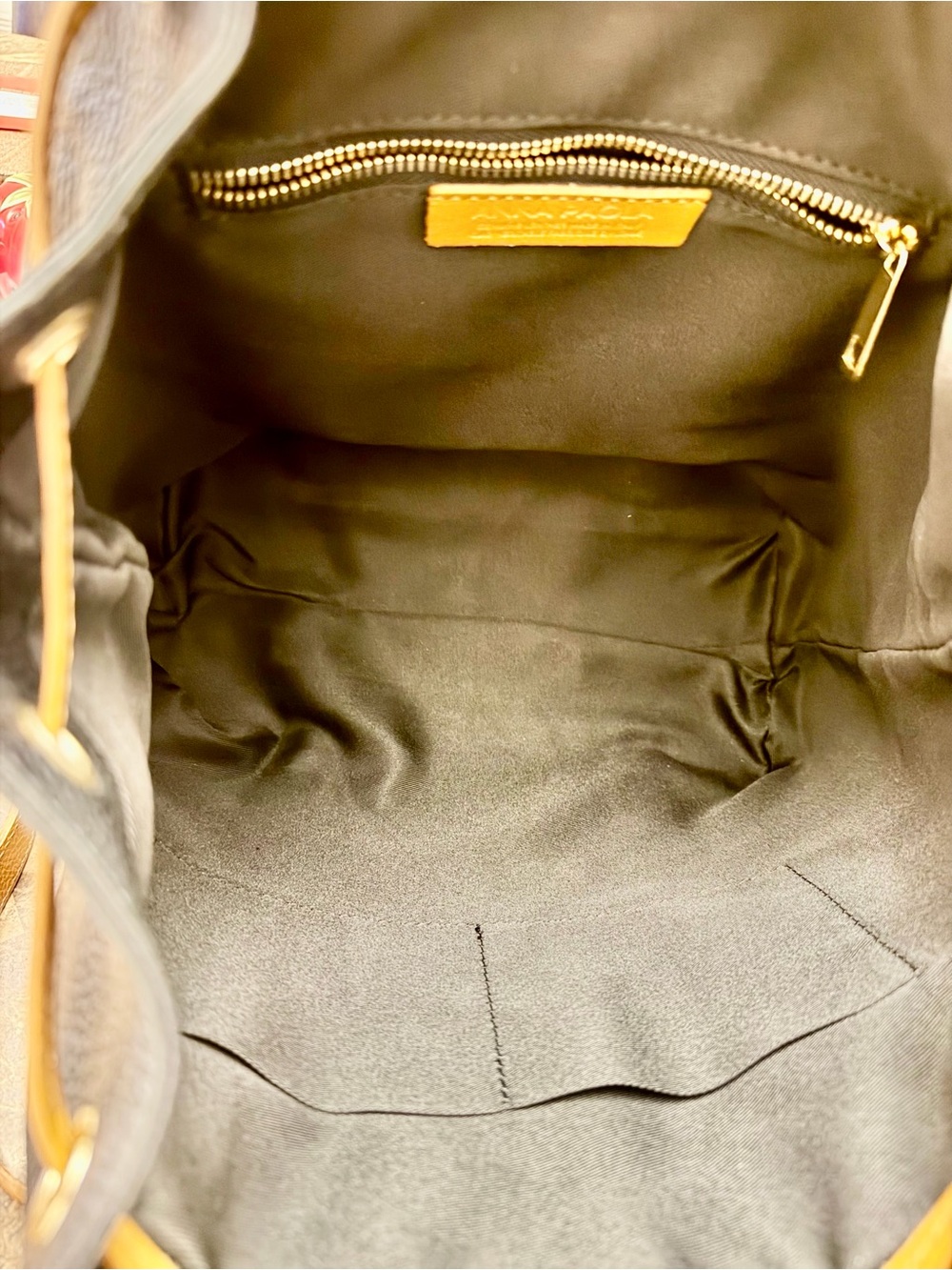 🥰♥️Anna Paola Black Pebbled Leather Drawstring Tote Bag (Made in Italy) - Picture 15 of 16